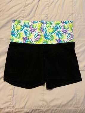 Victoria’s Secret Pink Black Yoga Shorts with Tropical Waistband Size Medium